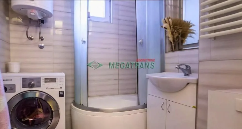 Prodaja, dvosoban stan, 65m², Bulevar Oslobodjenja, Novi Sad Sve Podlokacije
