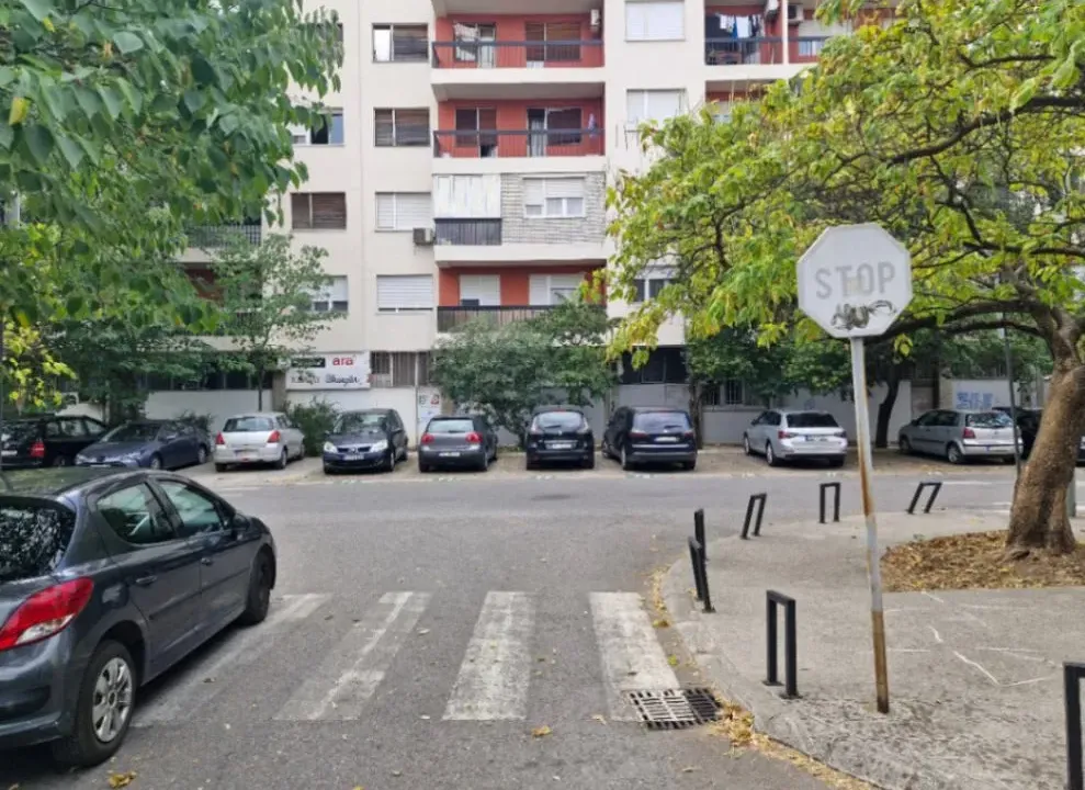 Izdavanje, poslovni prostor, 13m², Preko Morače, Podgorica