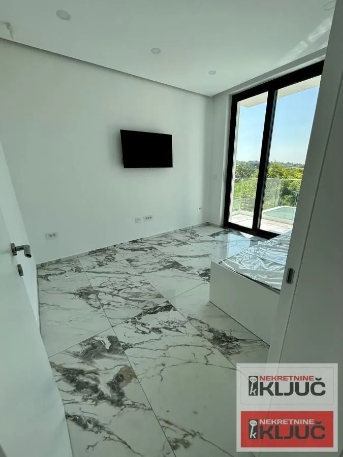 Izdavanje, kuća, 180m², Sremska Kamenica, Petrovaradin
