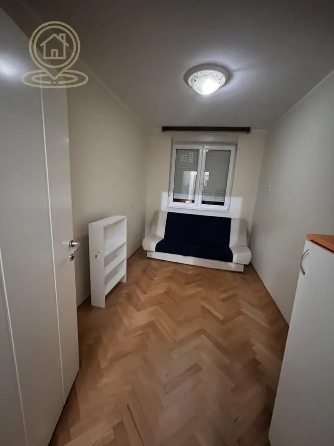 Izdavanje, dvosoban stan, 42m², Grbavica, Novi Sad Sve Podlokacije