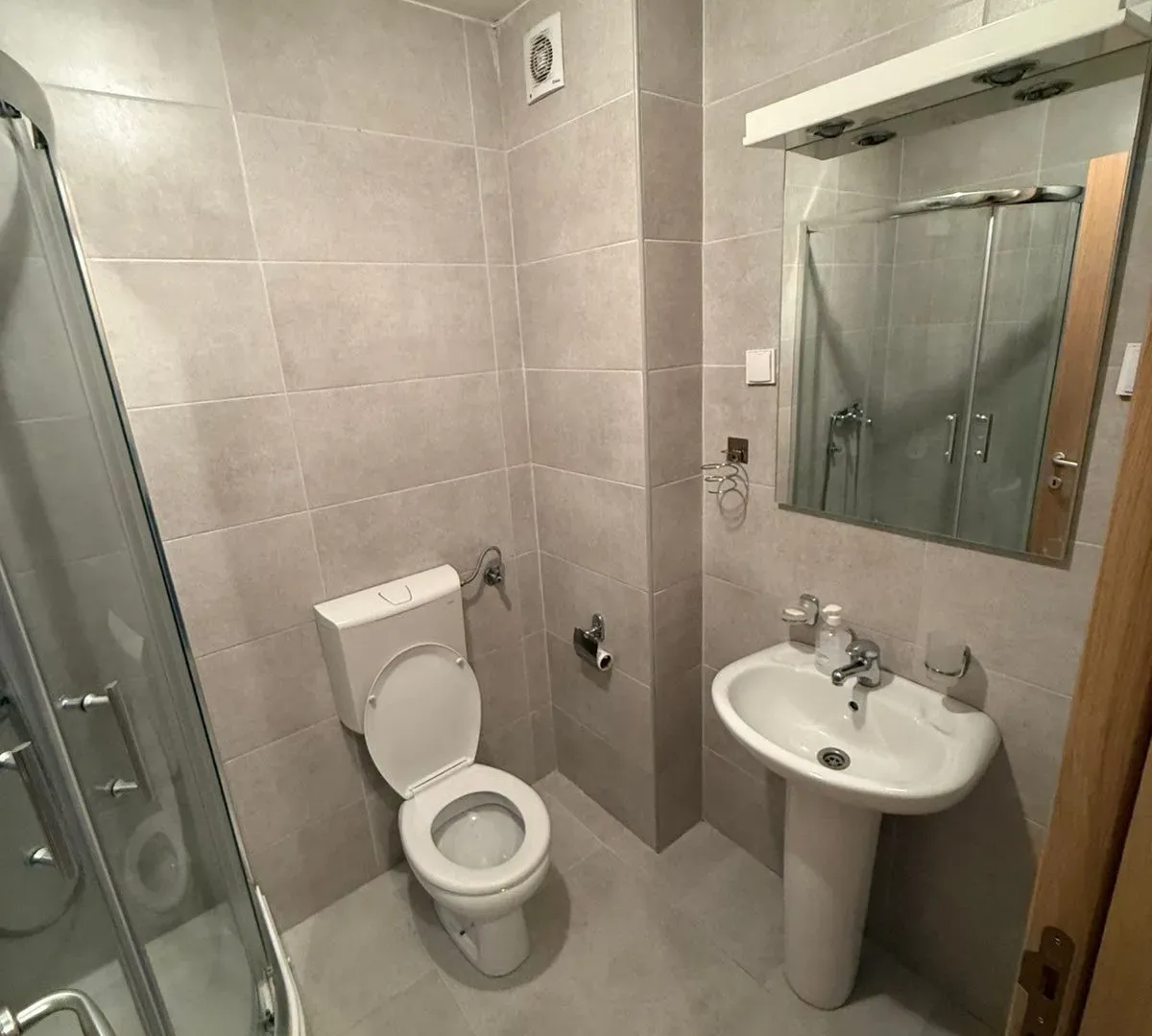 Rent, one bedroom apartment, 46m², Stari Aerodrom, Podgorica