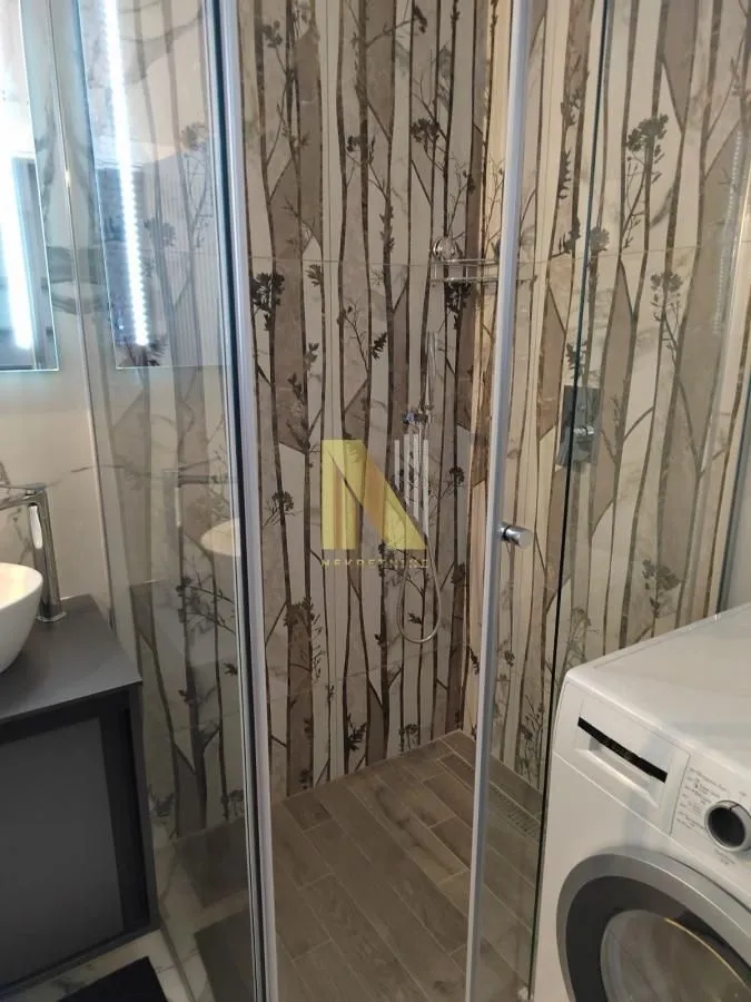 Izdavanje, dvosoban stan, 45m², Rotkvarija, Novi Sad Sve Podlokacije