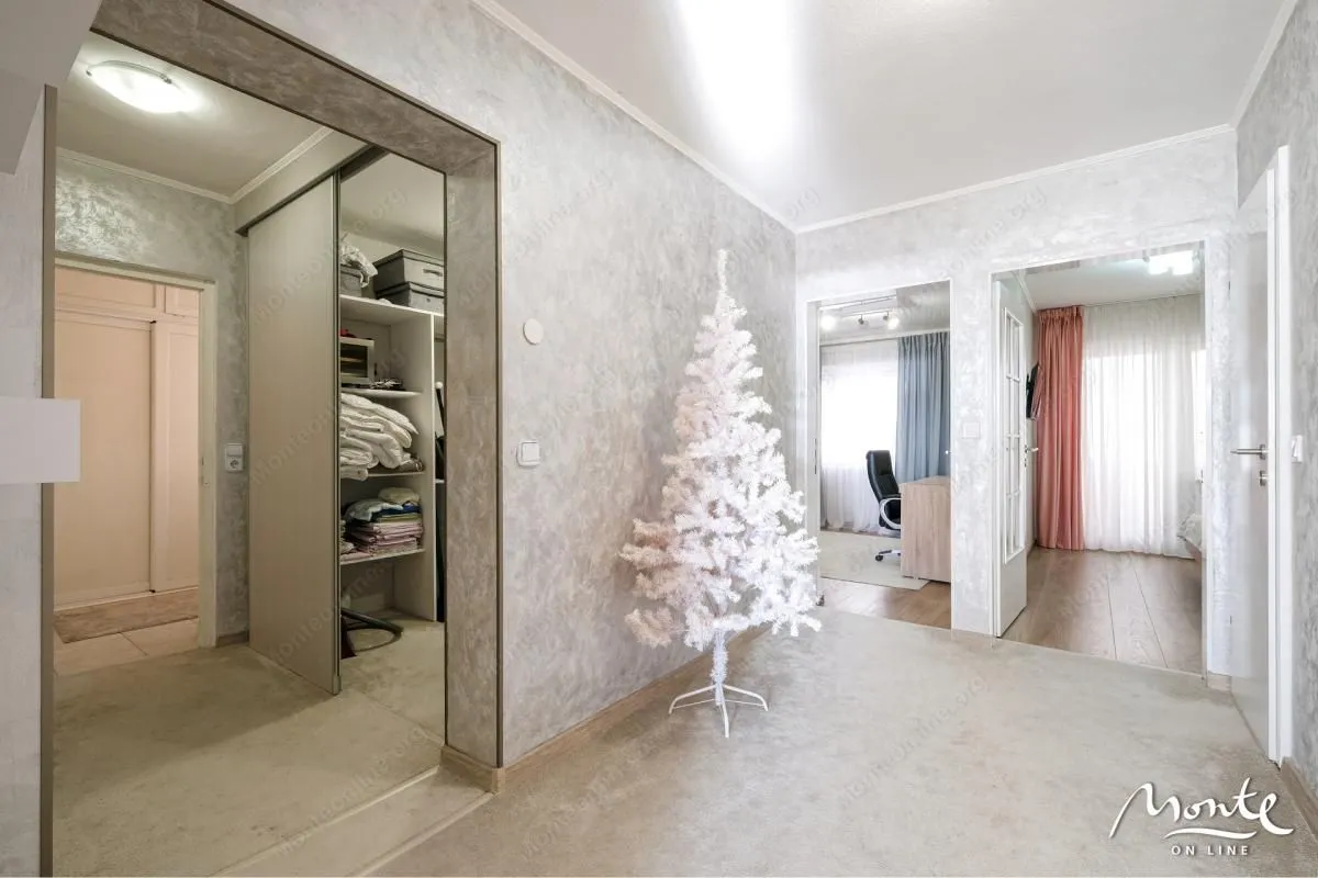 Prodaja, dvosoban stan, 110m², Centar, Tivat