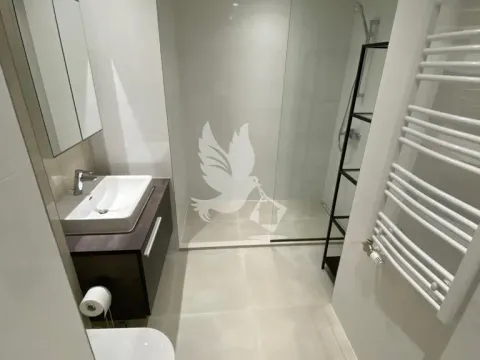 Izdavanje, trosoban stan, 74m², Stari Grad, Beograd - image 16