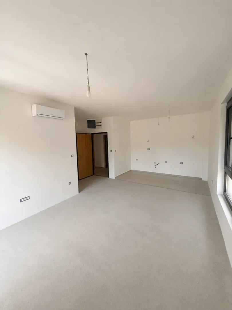 Prodaja, garsonjera, 35m², Tološi, Podgorica