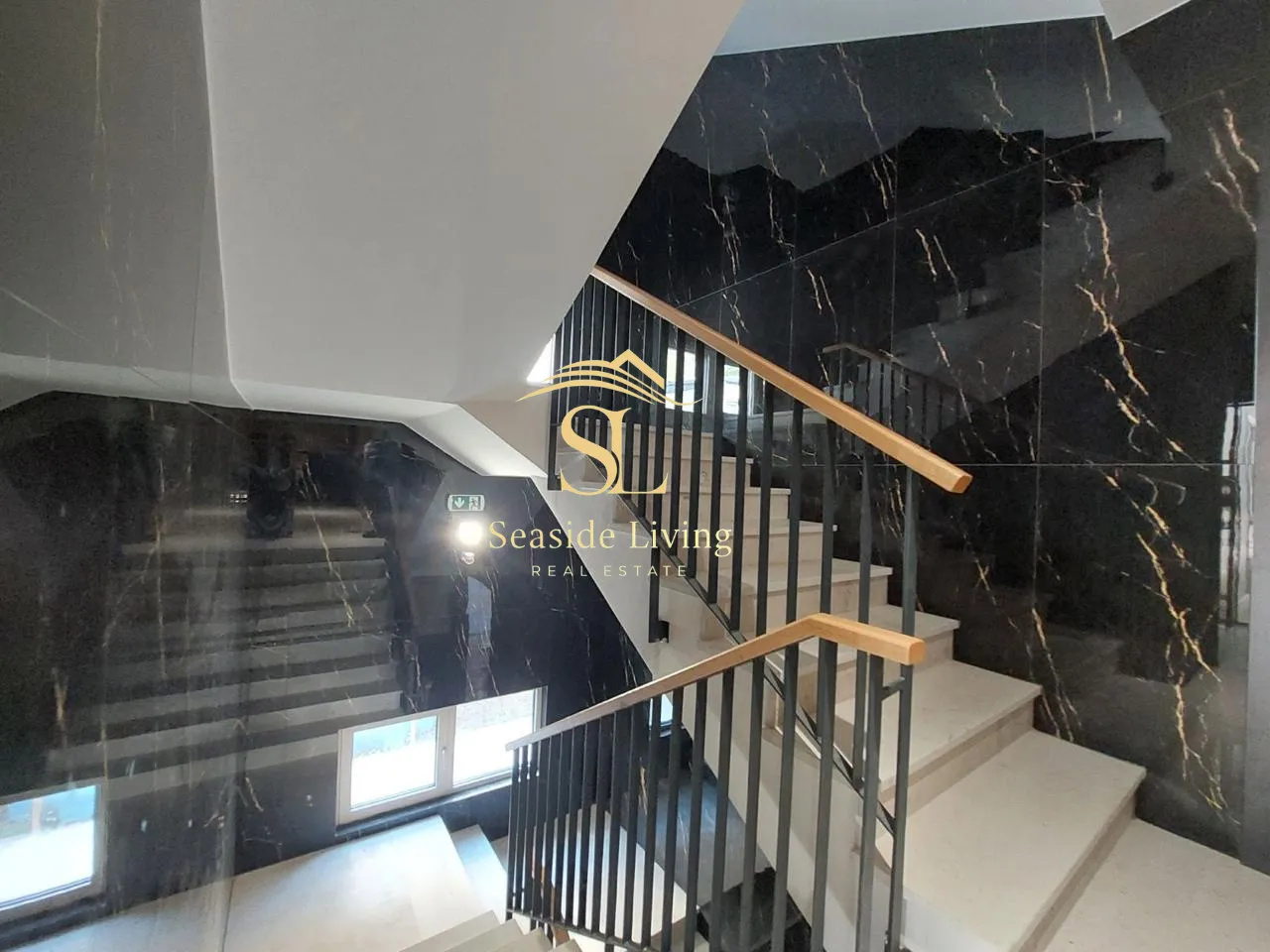 Prodaja, dvosoban stan, 55m², Dobrota, Kotor