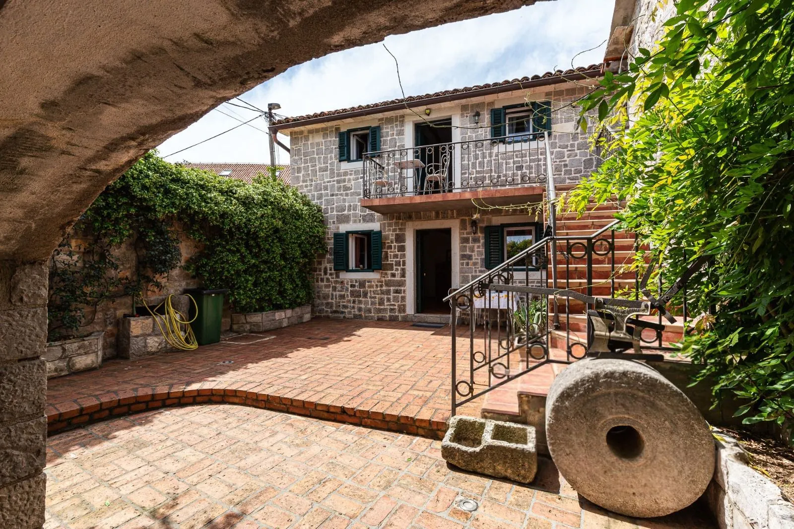 Sale, house, 200m², Radovići, Tivat