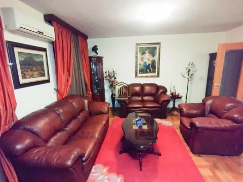 Izdavanje, trosoban stan, 116m², Stari Aerodrom, Podgorica