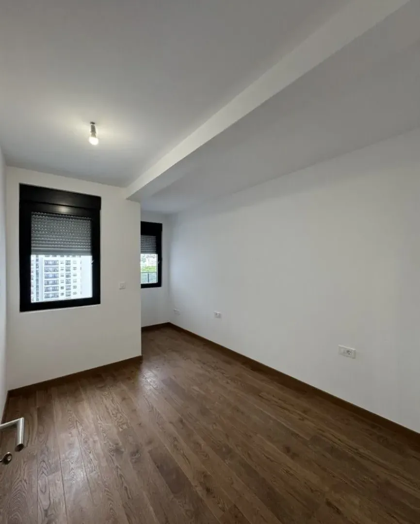 Izdavanje, dvosoban stan, 64m², Kruševac, Podgorica