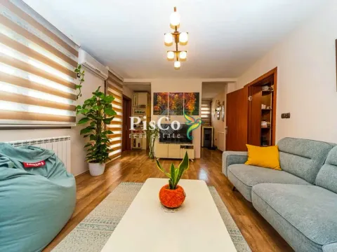 Prodaja, kuća, 200m², Donja Gorica, Podgorica - image 1