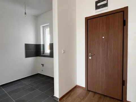 Sale, two bedroom apartment, 54m², Petrovac, Budva - image 2