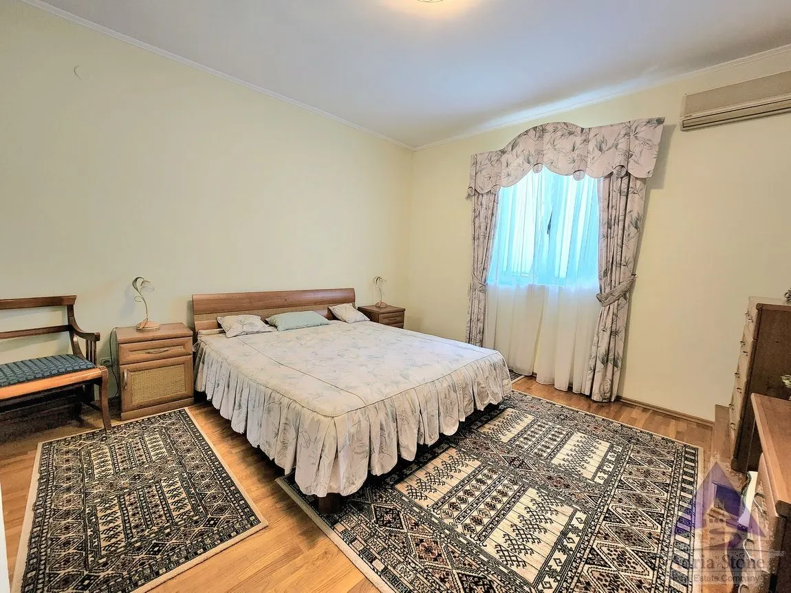Prodaja, kuća, 1500m², Škaljari, Kotor