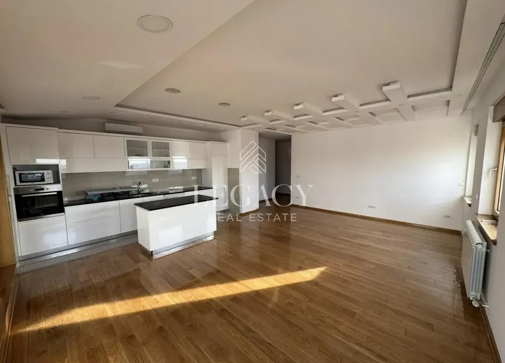 Rent, four bedroom apartment, 140m², Šumice, Beograd