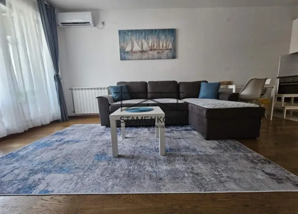 Izdavanje, jednosoban stan, 45m², Grbavica, Novi Sad Sve Podlokacije