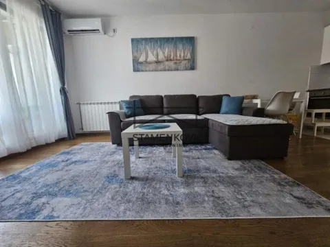 Izdavanje, jednosoban stan, 45m², Grbavica, Novi Sad Sve Podlokacije