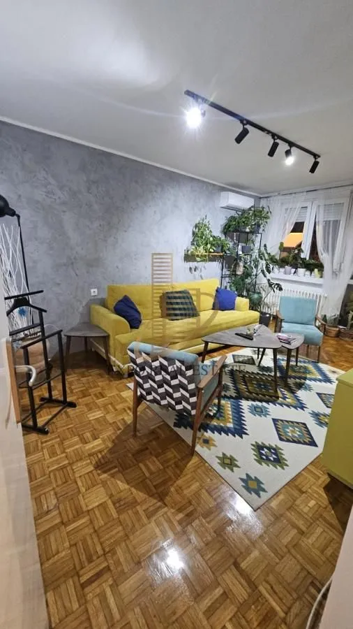 Prodaja, dvosoban stan, 52m², Centar, Novi Sad
