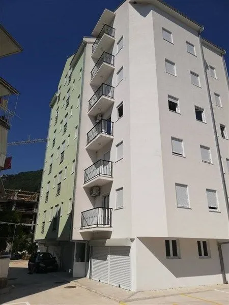 Prodaja, jednosoban stan, 44m², Herceg Novi, Crna Gora