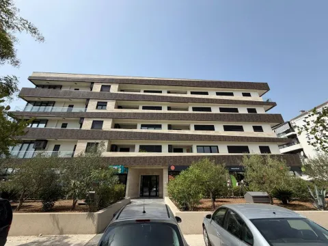 Rent, one bedroom apartment, 50m², Seljanovo, Tivat - image 10