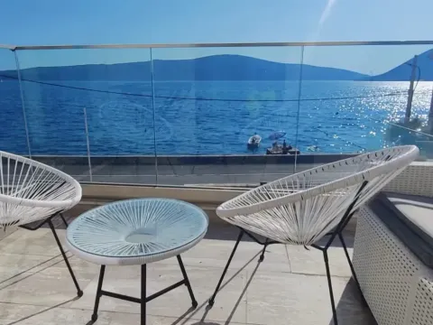 Izdavanje, stan, 70m², Tivat, Crna Gora