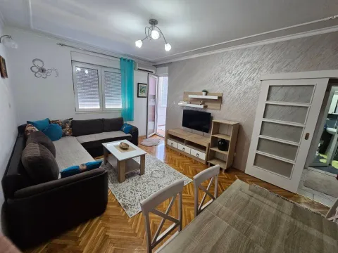 Rent, one bedroom apartment, 50m², Stari Aerodrom, Podgorica - image 2