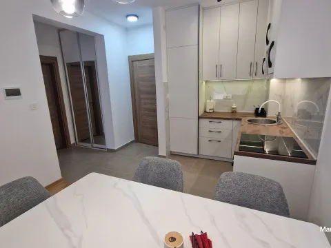 Izdavanje, dvosoban stan, 70m², Radanovići, Kotor - image 6