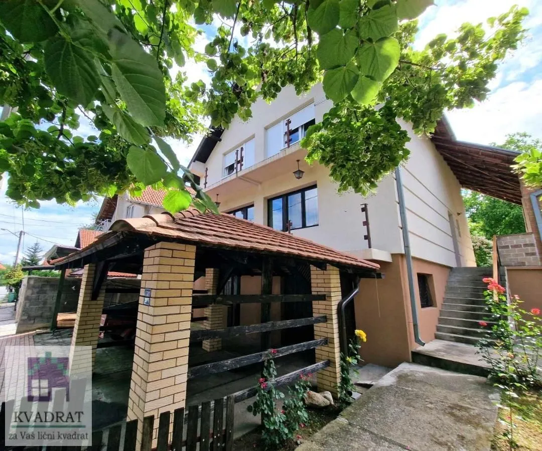 Prodaja, kuća, 219m², Centar, Ub