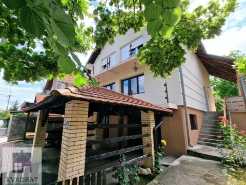 Prodaja, kuća, 219m², Centar, Ub - image 2