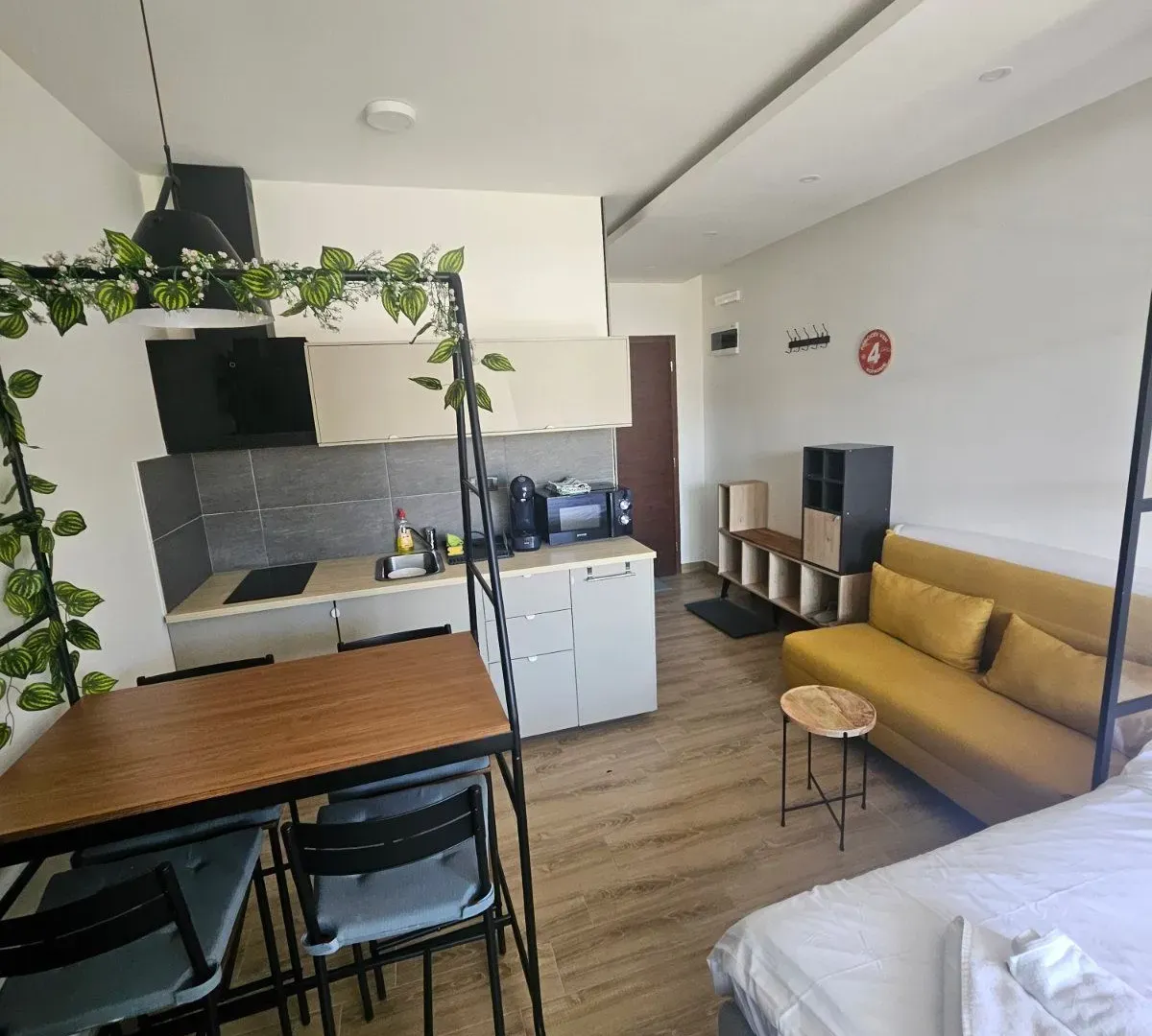 Prodaja, garsonjera, 25m², Kraljevi Čardaci, Kopaonik