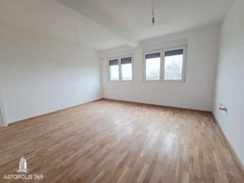 Prodaja, dvosoban stan, 61m², Radiofar, Surčin - image 2