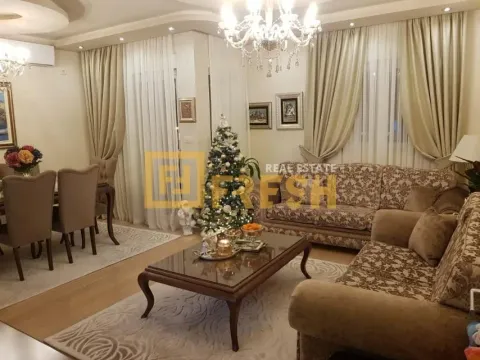 Izdavanje, trosoban stan, 100m², City Kvart, Podgorica - image 1