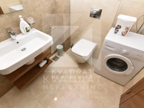 Izdavanje, dvosoban stan, 64m², Centar, Podgorica - image 11