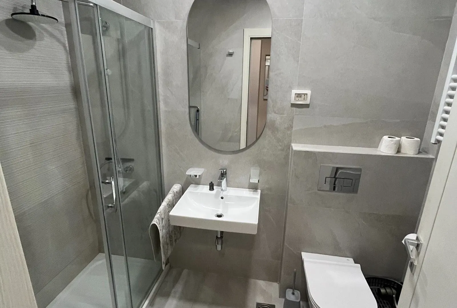 Prodaja, jednosoban stan, 49m², Central Point, Podgorica