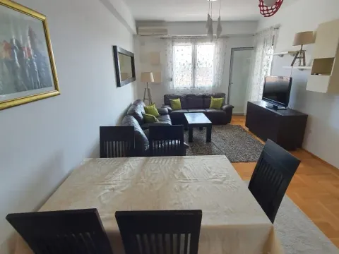 Izdavanje, dvosoban stan, 60m², Stari Aerodrom, Podgorica - image 7