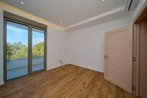 Sale, three bedroom apartment, 115m², Gradiošnica, Tivat - image 10