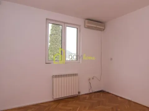 Izdavanje, kuća, 400m², Momišići, Podgorica - image 27