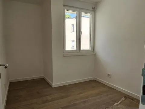 Prodaja, četvorosoban stan, 70m², Zemun Gornji Grad, Zemun Sve Podlokacije - image 11