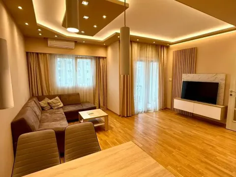 Izdavanje, jednosoban stan, 50m², Pobrežje, Podgorica - image 3