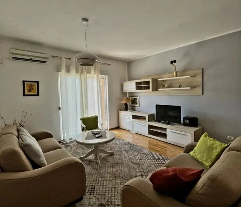 Izdavanje, jednosoban stan, 53m², City Kvart, Podgorica
