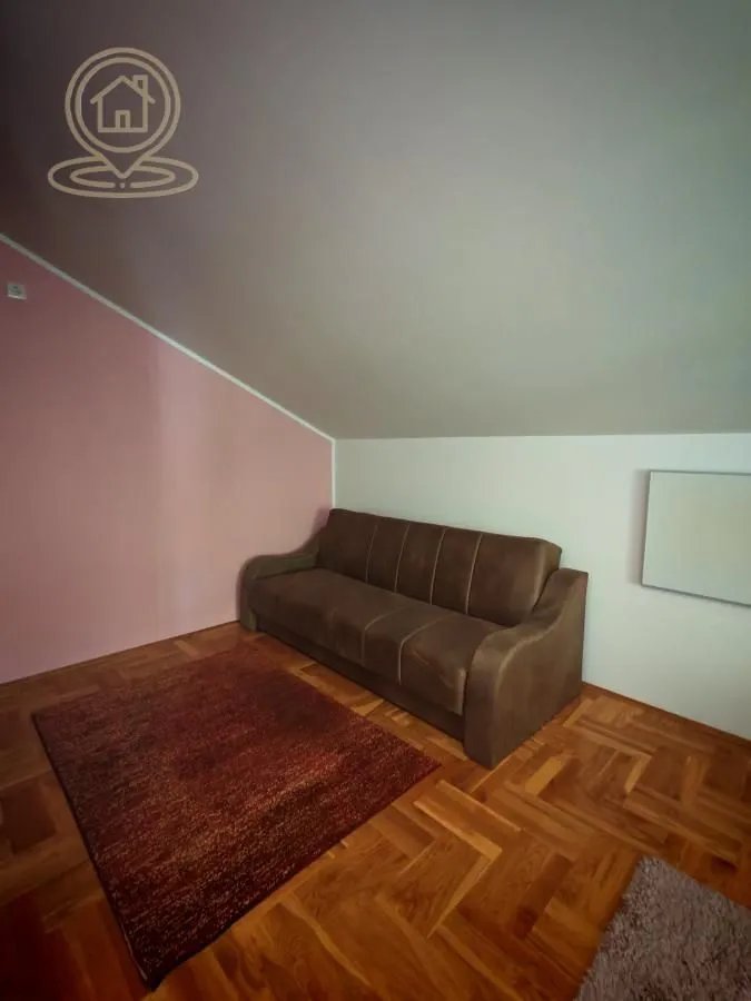 Rent, four bedroom apartment, 105m², Cvetkova Pijaca, Zvezdara Sve Podlokacije