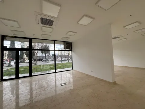 Rent, office space, 122m², Pobrežje, Podgorica - image 5