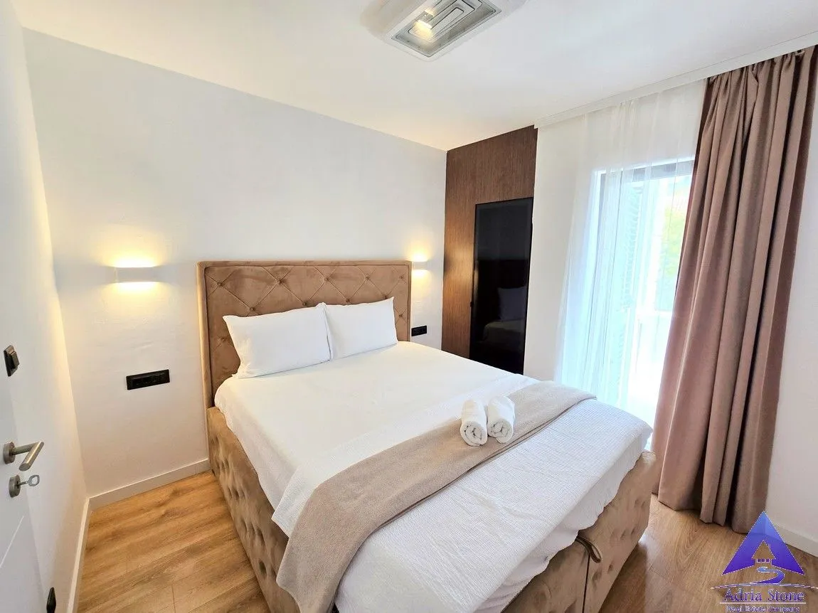 Rent, hospitality venue, 440m², Adok, Budva