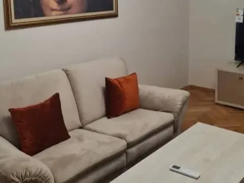 Izdavanje, jednosoban stan, 65m2, Preko Morače, Podgorica Izdavanje, jednosoban stan, 65m2, Preko Morače, Podgorica