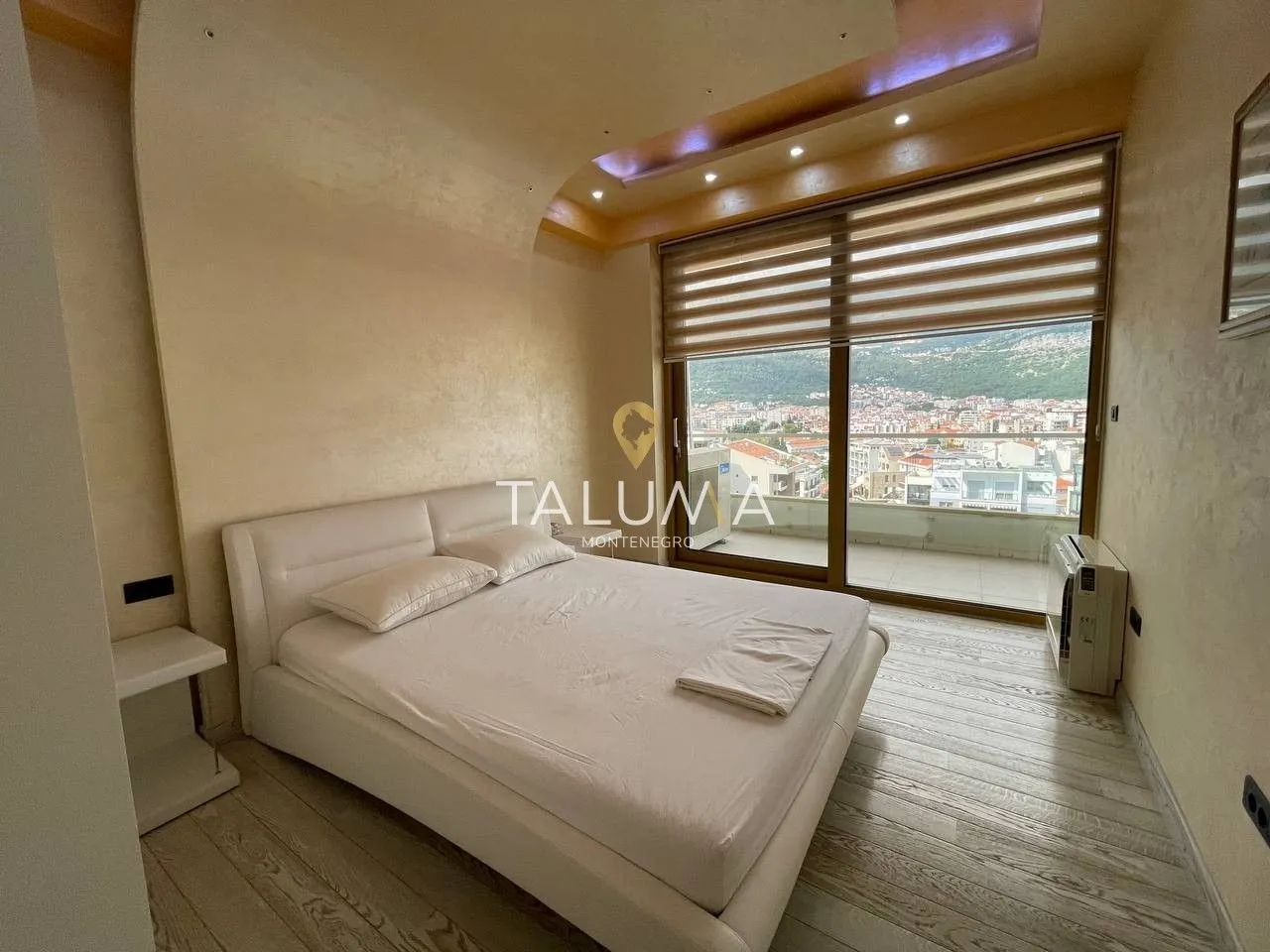 Prodaja, dvosoban stan, 158m², Centar, Budva
