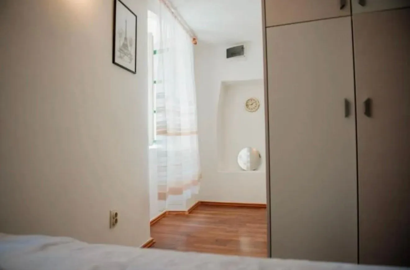 Rent, one bedroom apartment, 40m², Stari Grad Kotor, Kotor