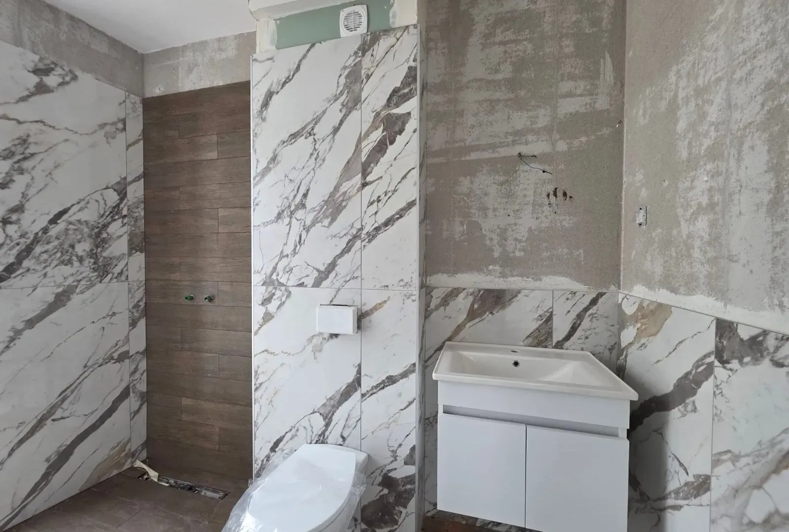 Sale, two bedroom apartment, 105m², Bečići, Budva