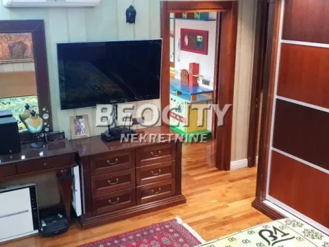 Izdavanje, četvorosoban stan, 200m², Stari Merkator, Novi Beograd Sve Podlokacije - image 8