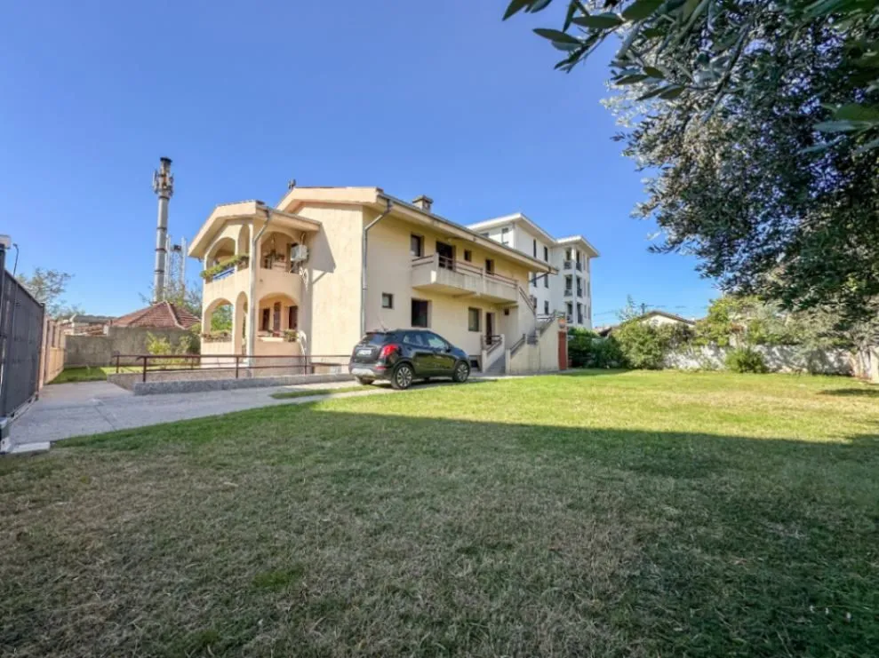 Izdavanje, kuća, 150m², City Kvart, Podgorica