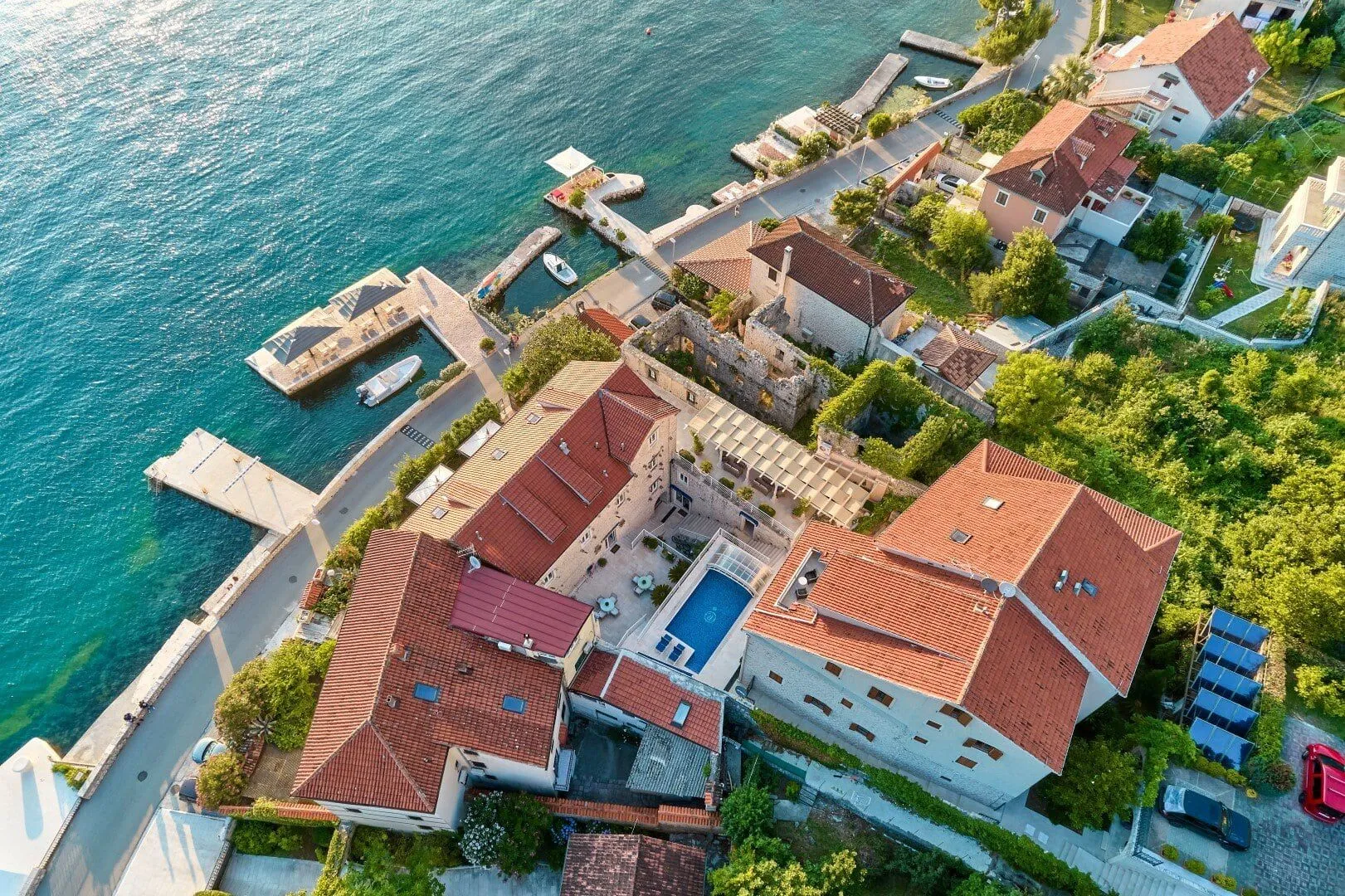 Rent, house, 2117m², Kotor, Crna Gora
