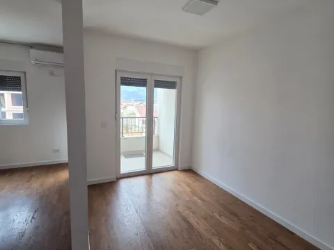 Rent, two bedroom apartment, 72m², Zagorič, Podgorica - image 3
