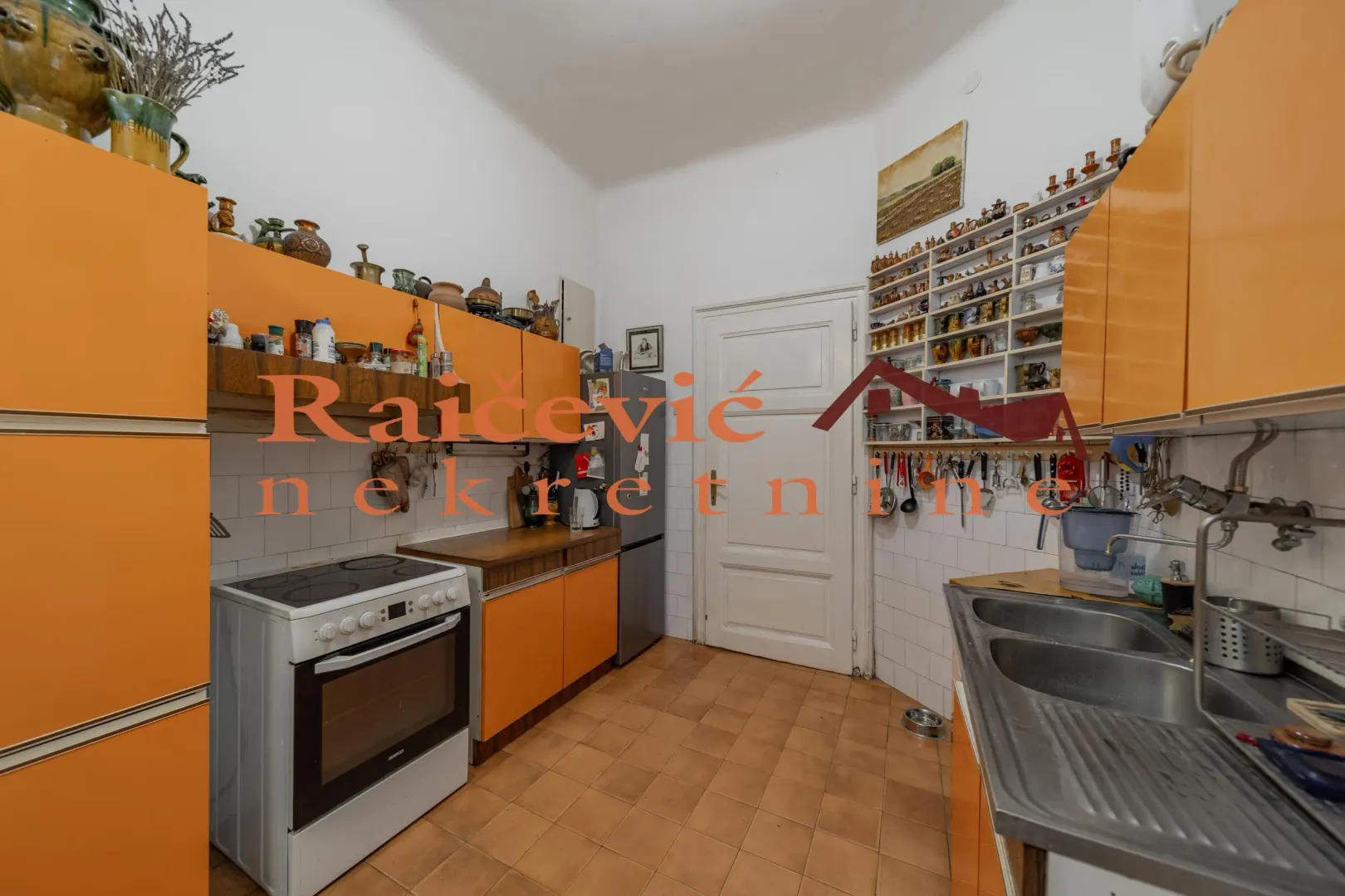 Sale, four bedroom apartment, 139m², Stari Grad, Beograd